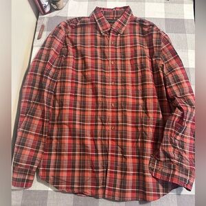 Banana Republic Men’s XL Untucked Fit Red Plaid Button Down Shirt